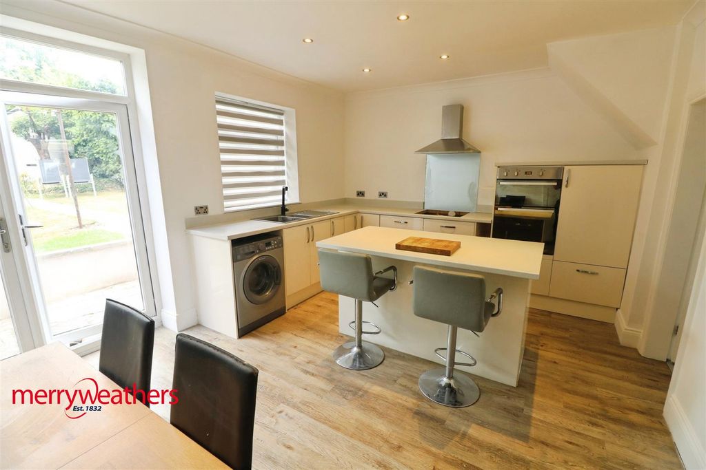 Property photo 3 of 12 Kitchen Diner