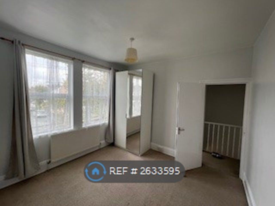 Property photo 3 of 14 Double Bedroom 1