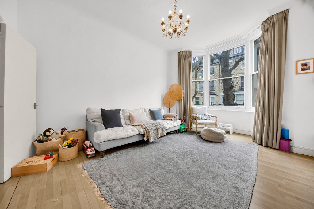 Property photo 2 of 22