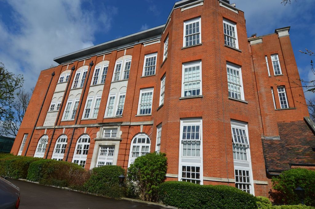 Property photo 2 of 8 Exterior