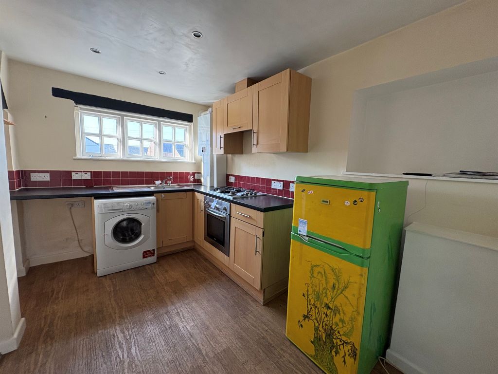 Property photo 2 of 13 96c Flat