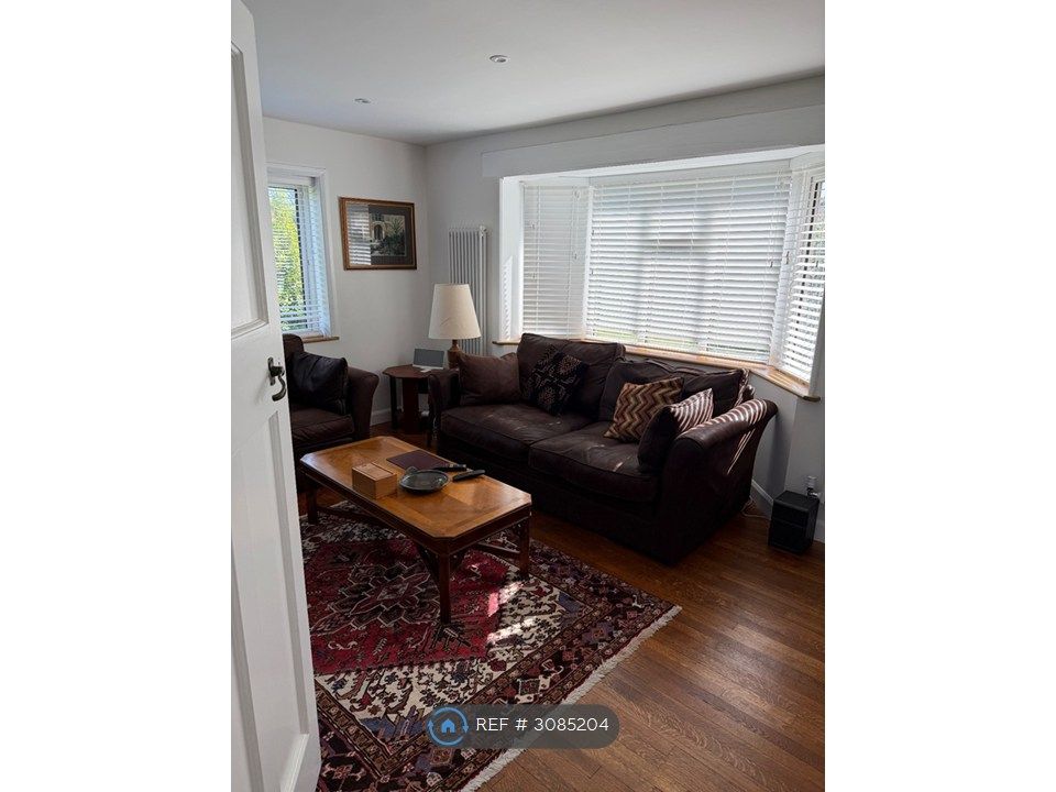 Property photo 2 of 4 Lounge