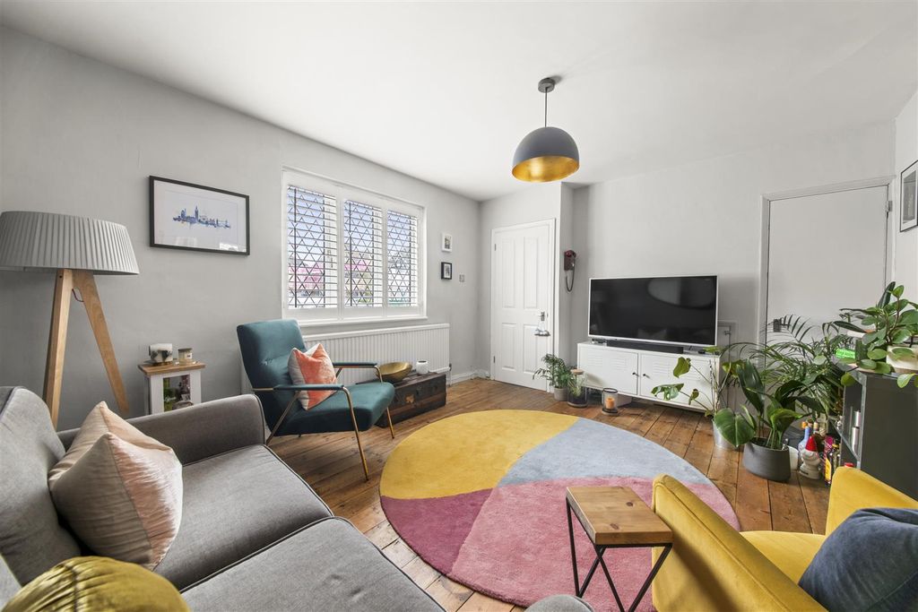 Property photo 3 of 34