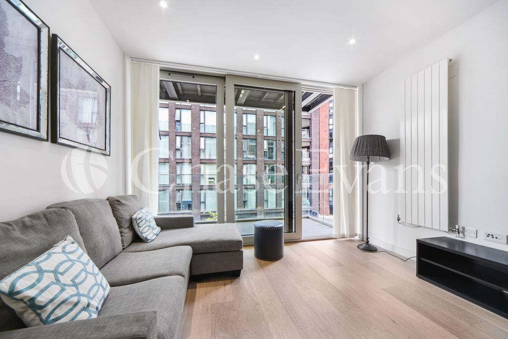 Property photo 1 of 16 Liner House, Royal W