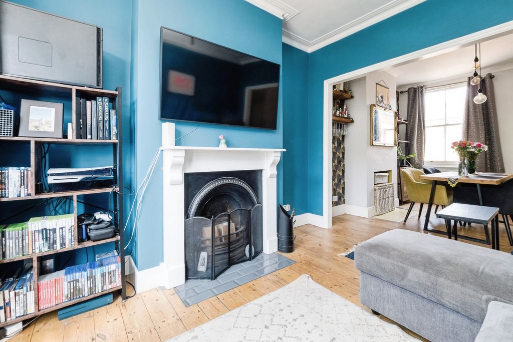 Property photo 3 of 16 Pbox-Img.Jpg