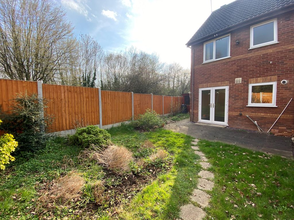 Property photo 3 of 11 Garden