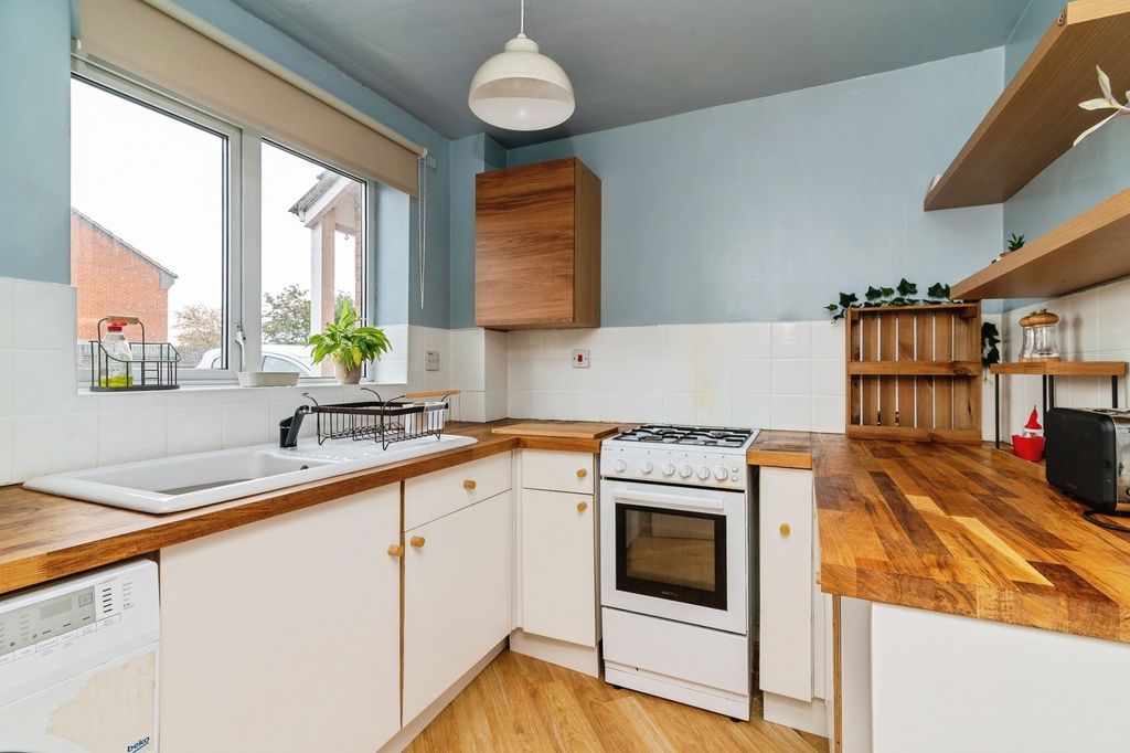 Property photo 3 of 17 Photo