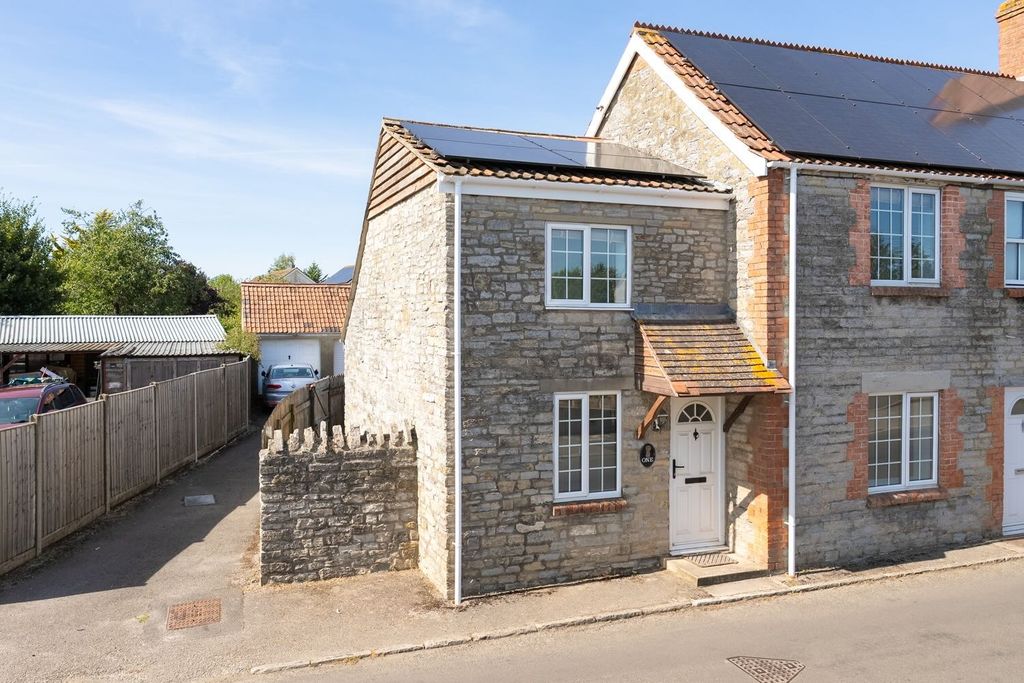 Property photo 1 of 13 4867820