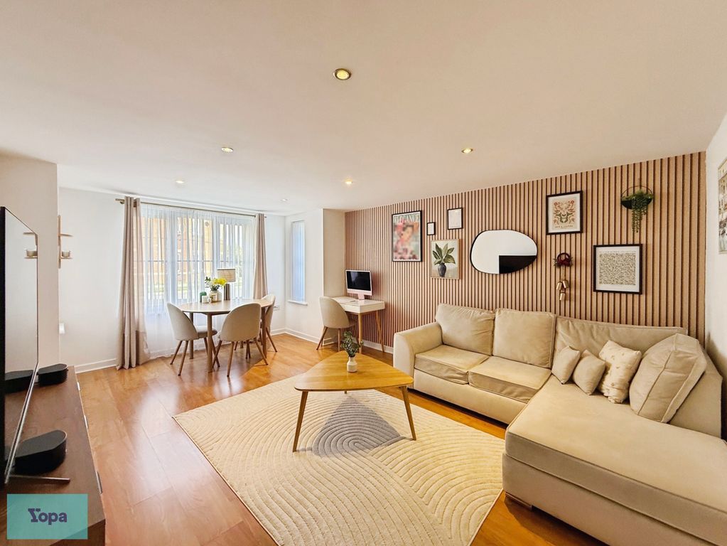 Property photo 1 of 17 9637Ac60--444D-879E-94B0255Df5Bb-23493-000004E62Aa432D0