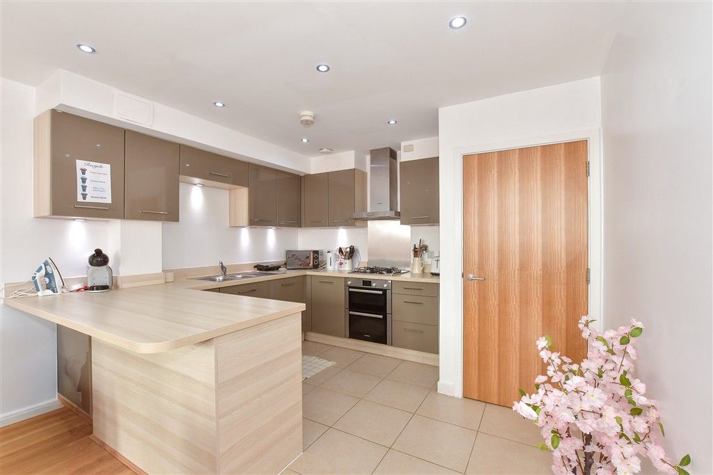 Property photo 2 of 11 Kitchen/Diner