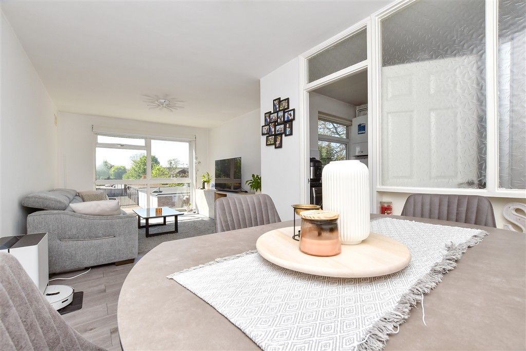 Property photo 3 of 13 Lounge / Dining Room