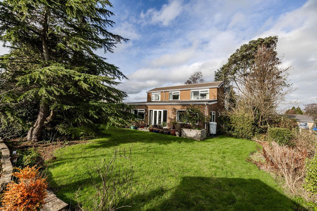 Property photo 2 of 30 Rear Garden