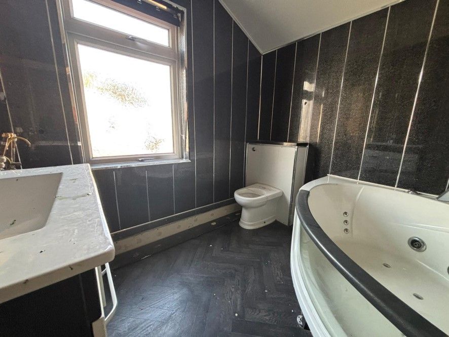 Property photo 3 of 4