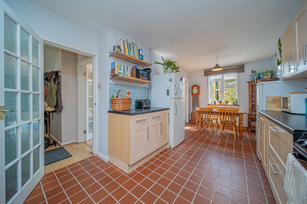 Property photo 2 of 13