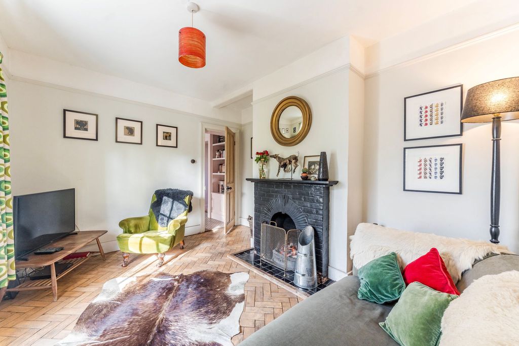 Property photo 2 of 24