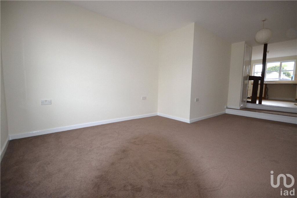 Property photo 2 of 5
