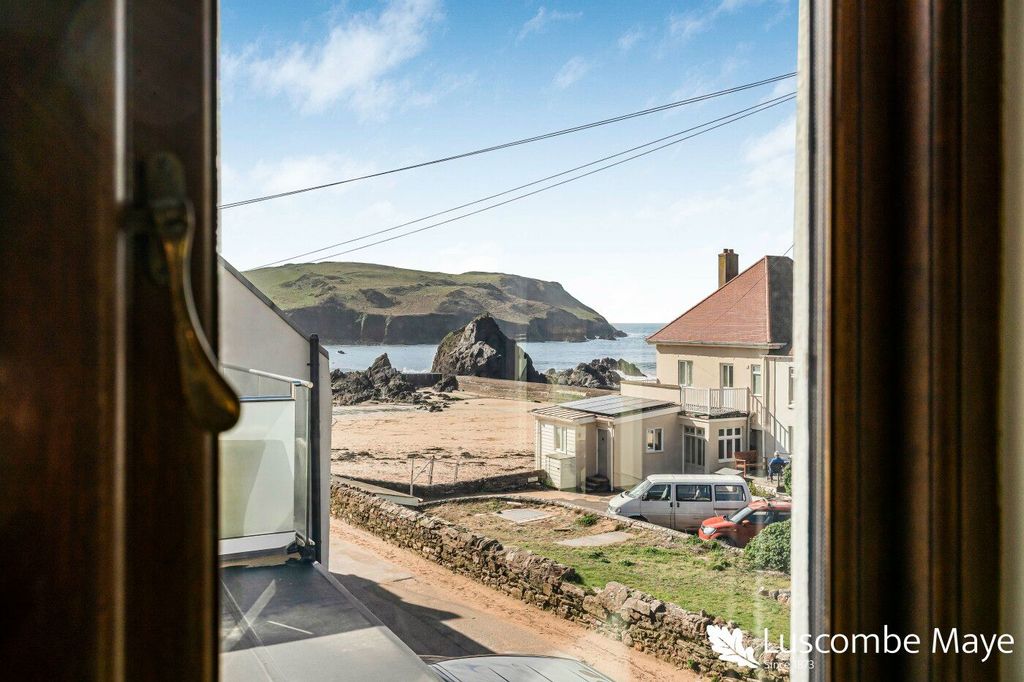 Property photo 3 of 20