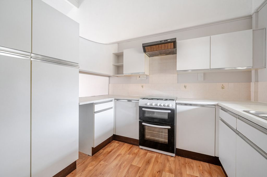 Property photo 3 of 11 1404036-7-6970B1c...