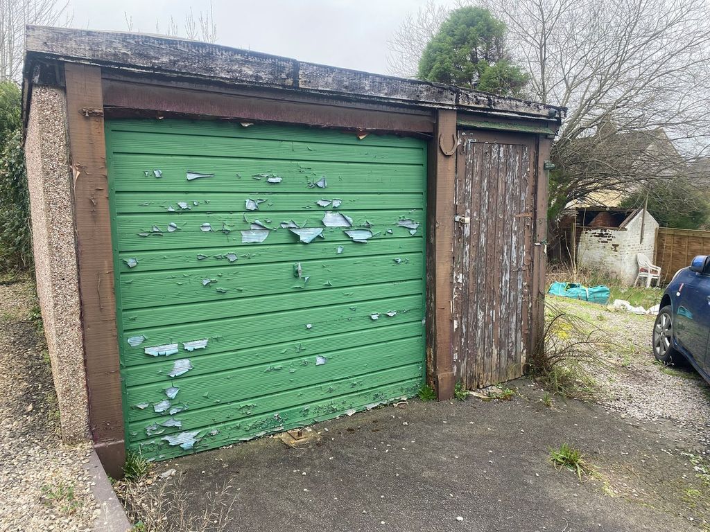 Property photo 2 of 8