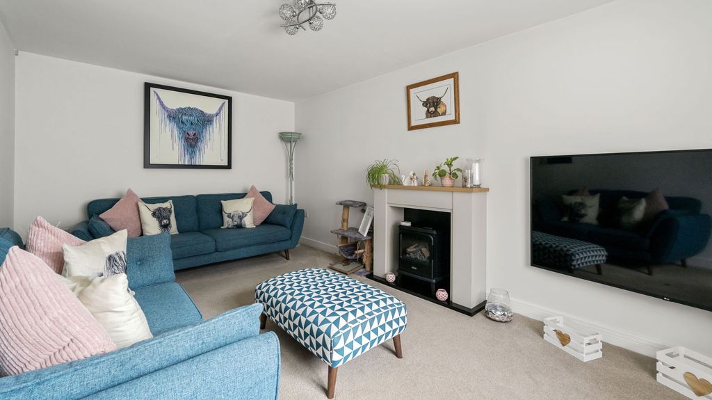 Property photo 2 of 22