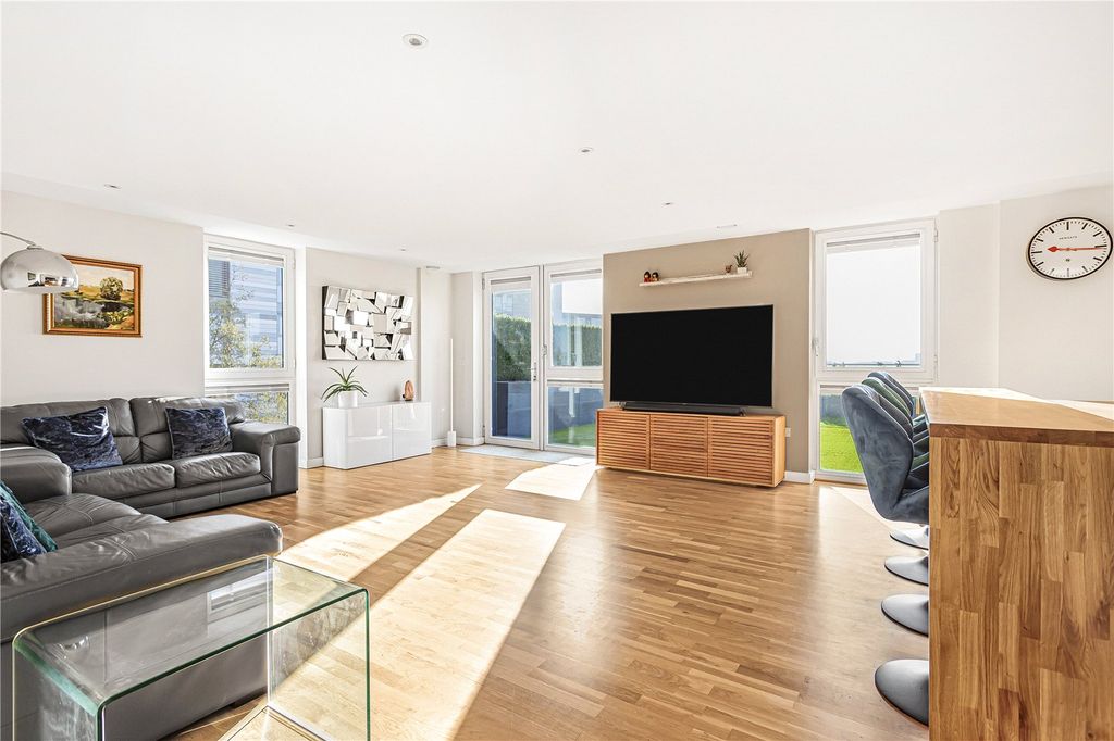 Property photo 1 of 11 Reception Space