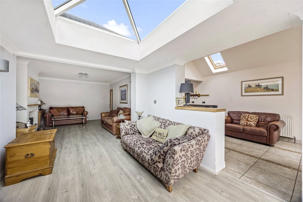 Property photo 2 of 16 Picture No. 03