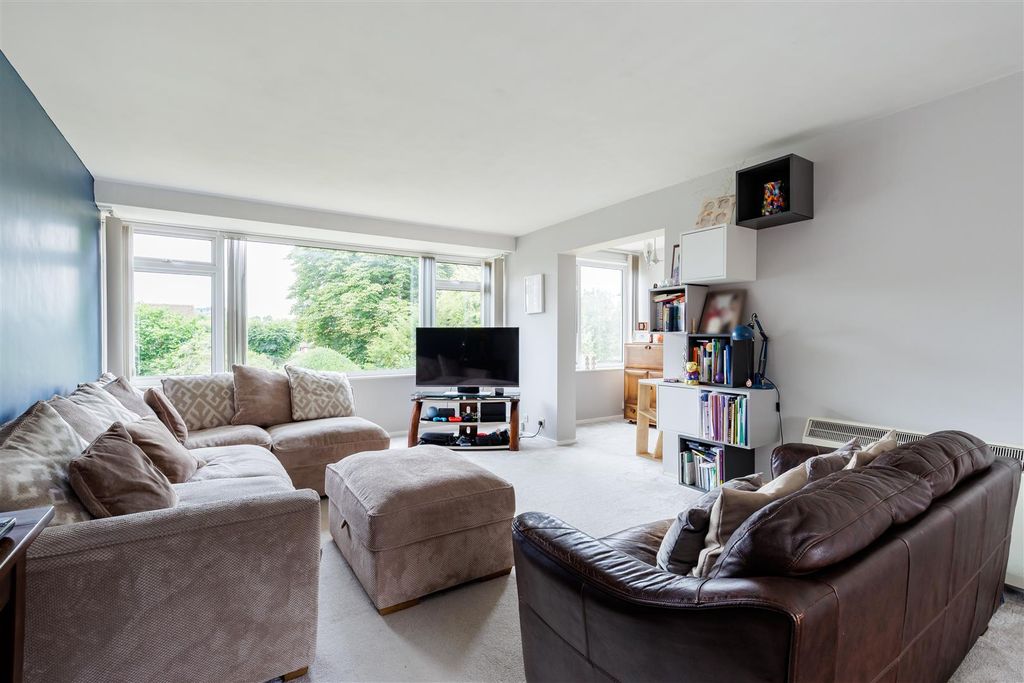 Property photo 2 of 18 21_St_Margarets-4.Jpg