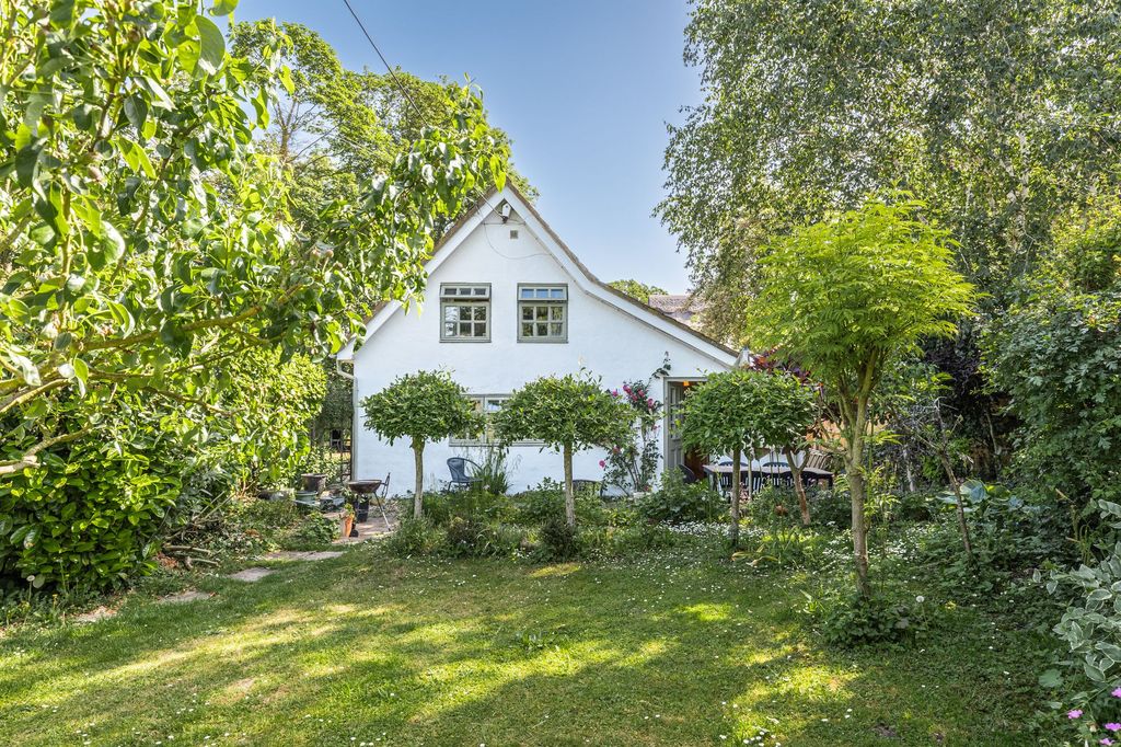 Property photo 2 of 20