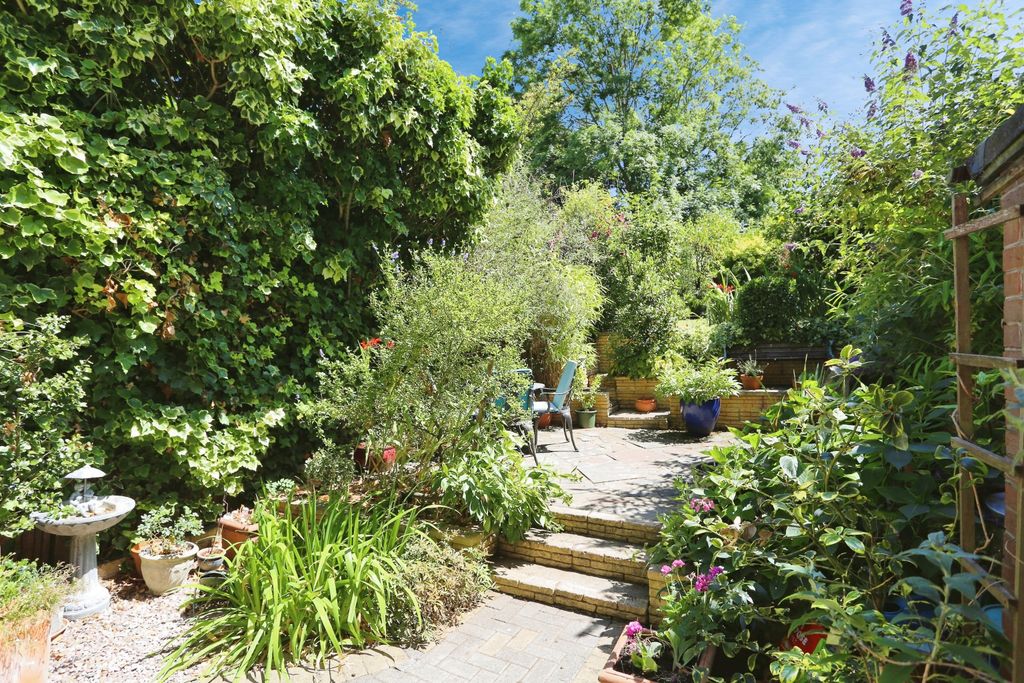 Property photo 3 of 20