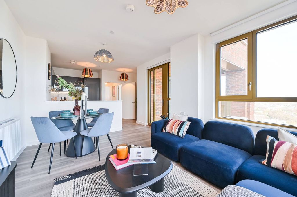 Property photo 3 of 16