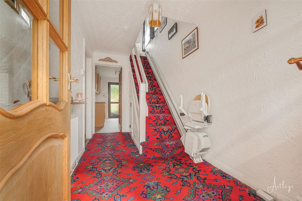 Property photo 3 of 22 Hallway