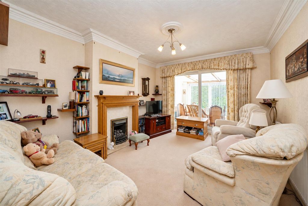 Property photo 2 of 22 Rear Reception Room