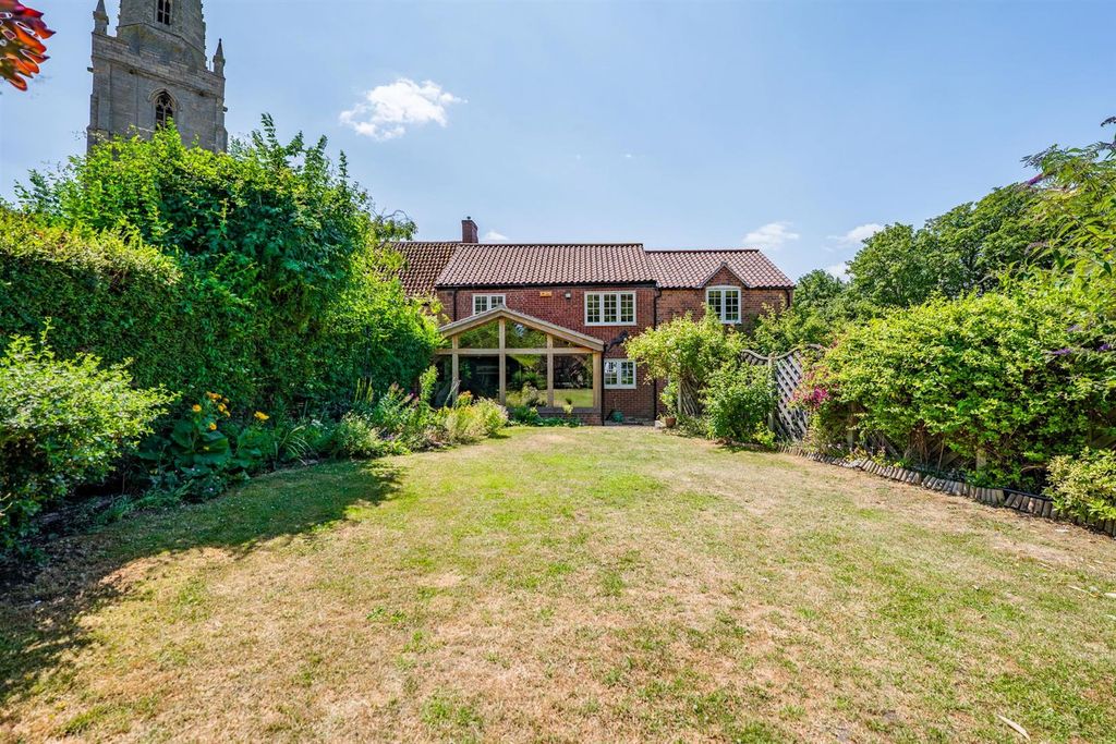 Property photo 2 of 42 Riverside Cottage-11.Jpg
