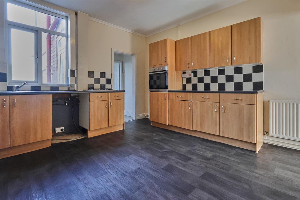 Property photo 2 of 10 Fitted Dining/Kitchen To Rear