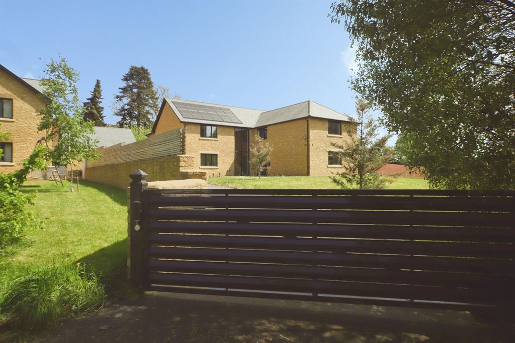 Property photo 3 of 19
