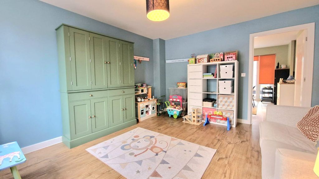 Property photo 3 of 13 Picture No. 32