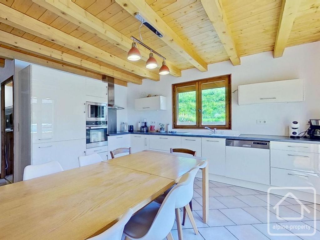 Property photo 2 of 32