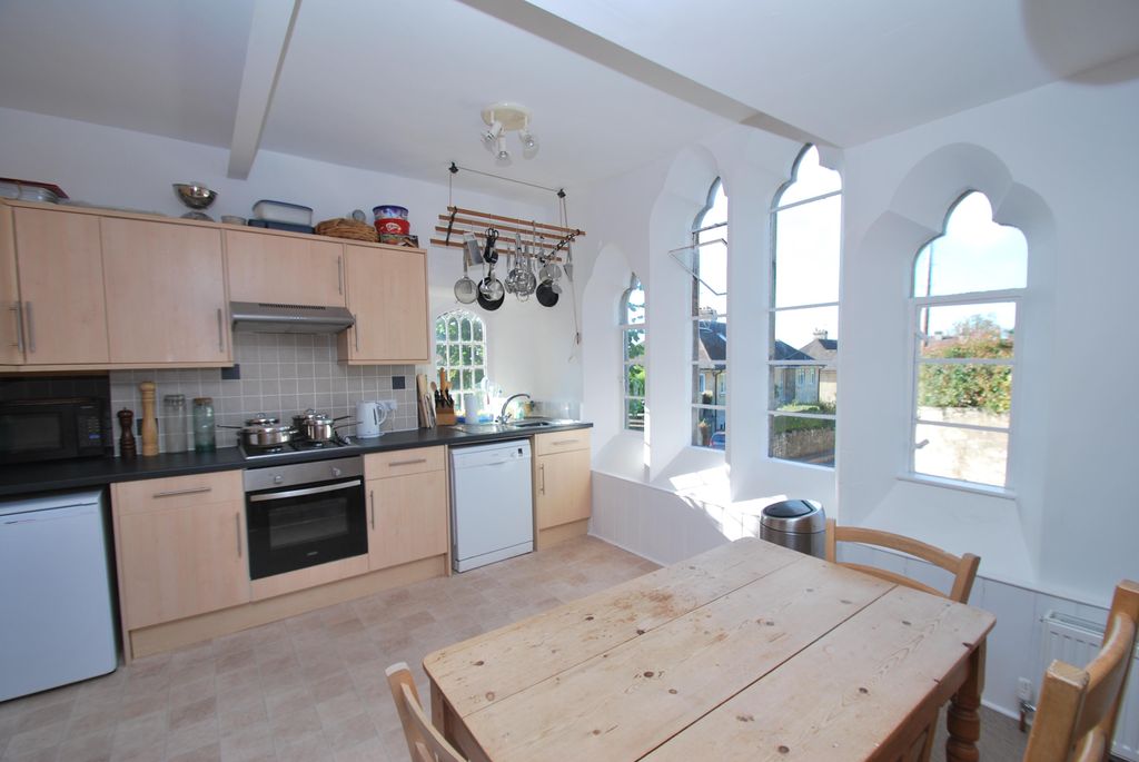 Property photo 2 of 6 Kitchen