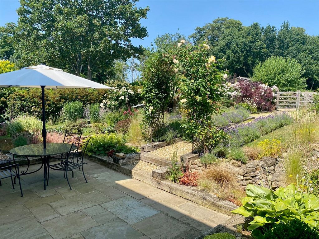 Property photo 3 of 33 Terrace &amp; Garden