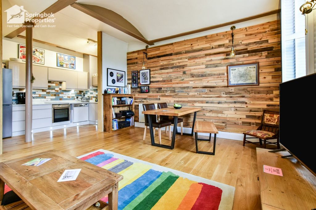 Property photo 3 of 14 Image 2