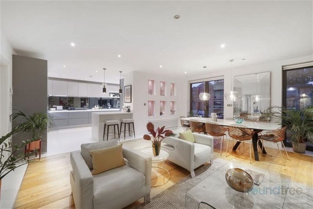 Property photo 1 of 11 (Main)