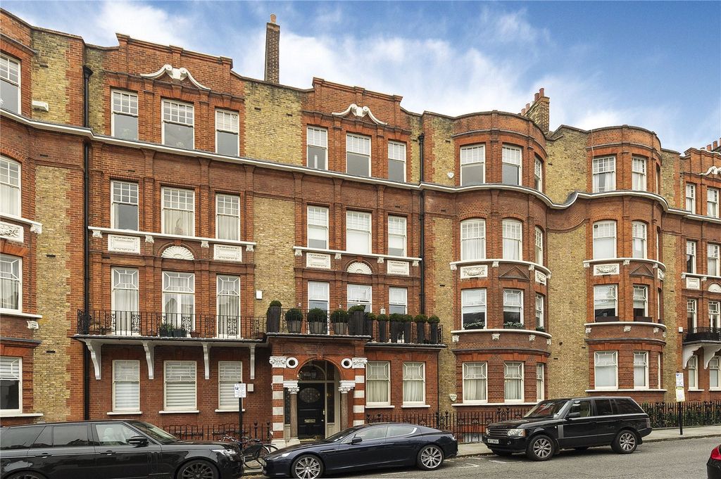 Property photo 1 of 12 External