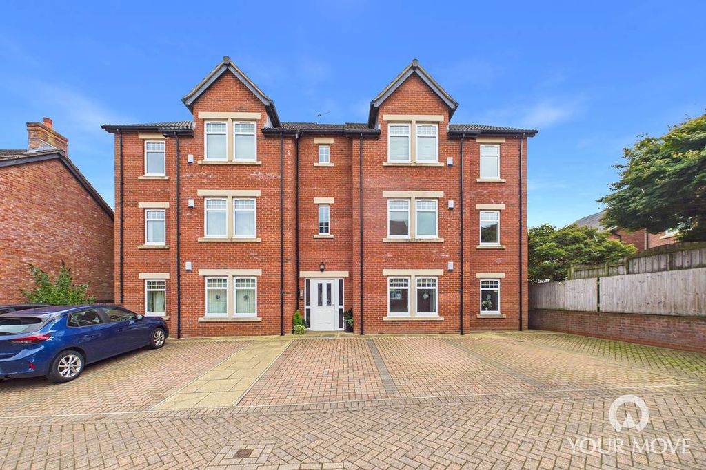 Property photo 1 of 16 External