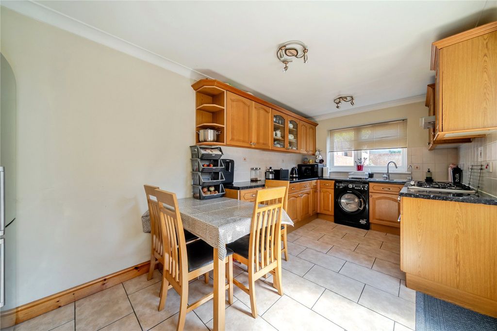 Property photo 2 of 18 Picture No. 17