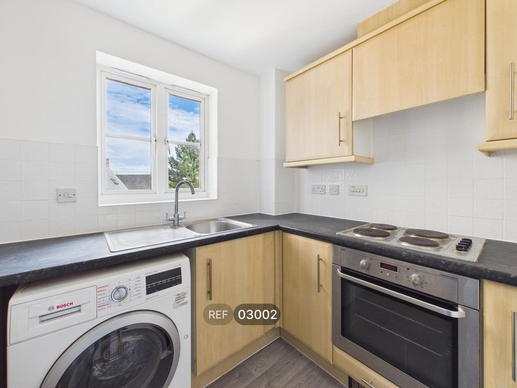 Property photo 3 of 18 Kitchen