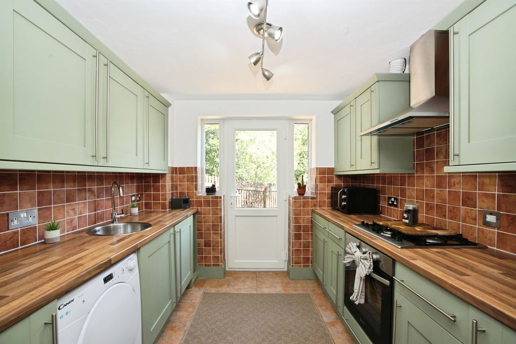 Property photo 3 of 23