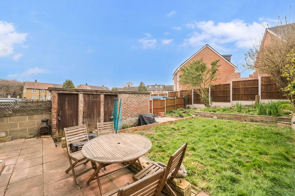 Property photo 3 of 17 Garden