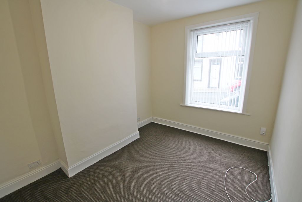 Property photo 2 of 7 2