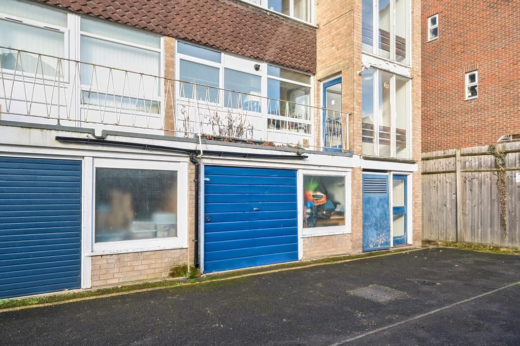 Property photo 1 of 18 External View