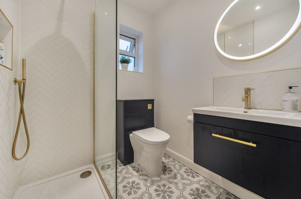 Property photo 3 of 28